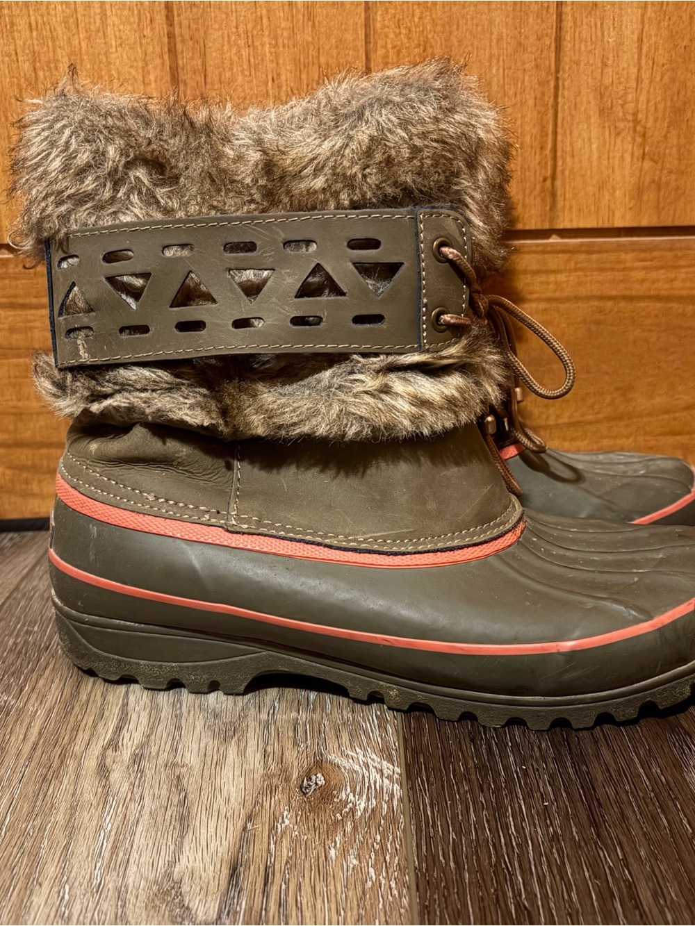 Khombu Olive Green Faux Fur Winter Ankle Boots with Coral Trim